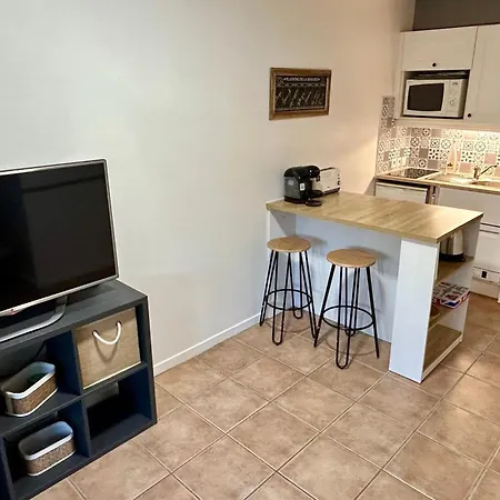 Appartement T2 With Sea View - Domaine De La Pinede - Heated Pool *