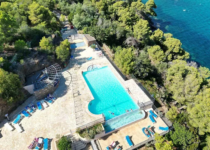 T2 With Sea View - Domaine De La Pinede - Heated Pool Apartman